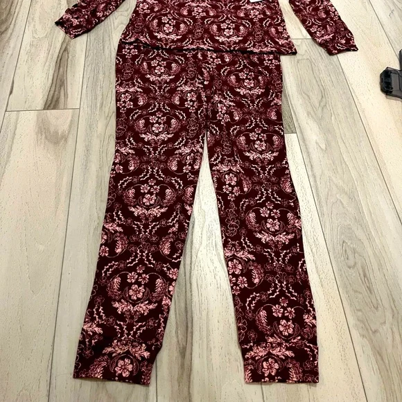 Beautiful women’s lucky brand pj set. Multiple sizes available. - Picture 8 of 8